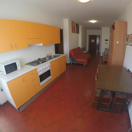Condominio Commerciale Каорле Экстерьер фото
